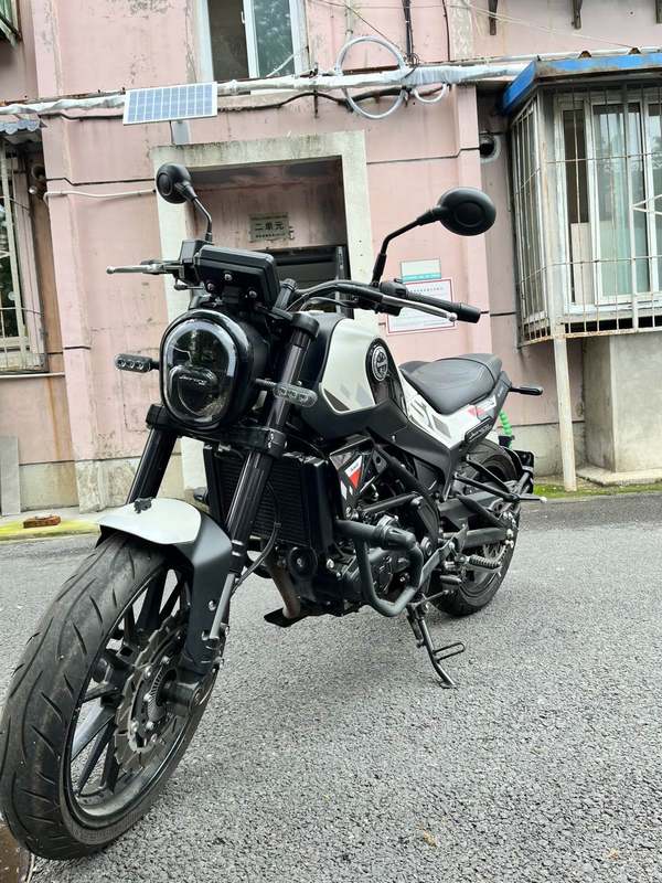 二手贝纳利幼狮 Leoncino 250