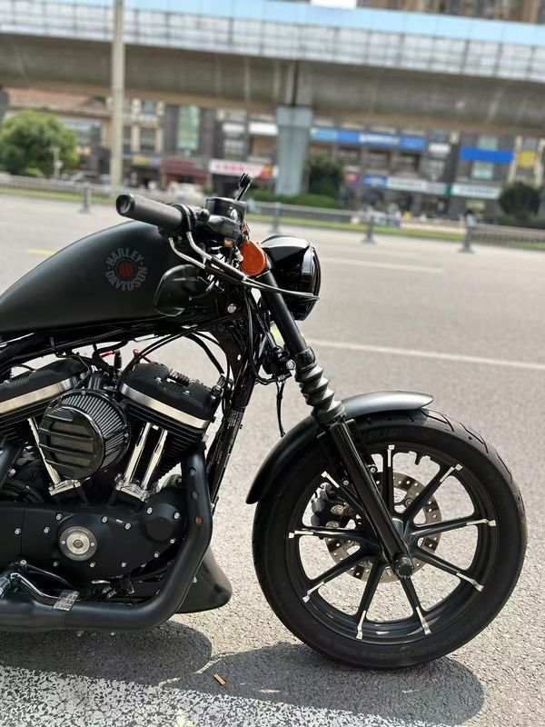 二手哈雷戴维森Iron883 硬汉