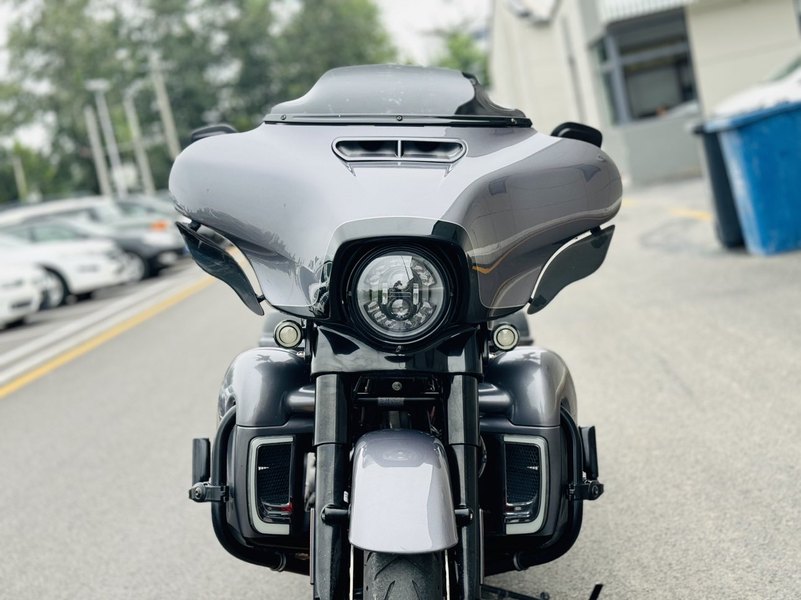 二手哈雷戴维森大道滑翔 Street Glide