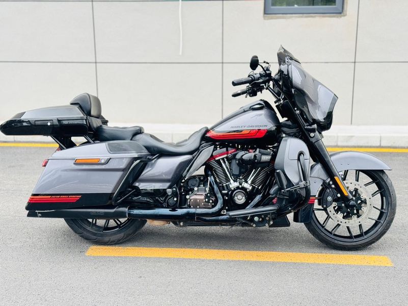 二手哈雷戴维森大道滑翔 Street Glide