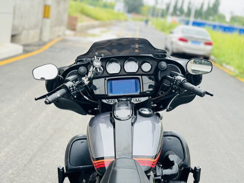 二手哈雷戴维森大道滑翔 Street Glide