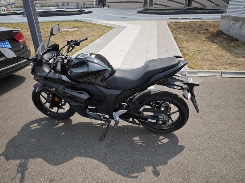 二手济南铃木极客飒 Gixxer 155