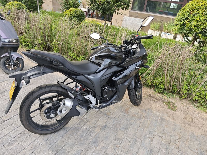 二手济南铃木极客飒 Gixxer 155