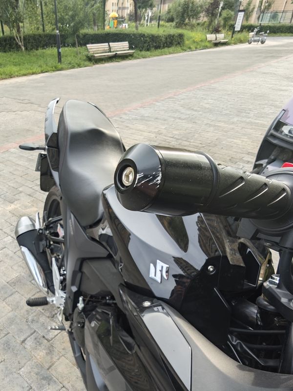 二手济南铃木极客飒 Gixxer 155