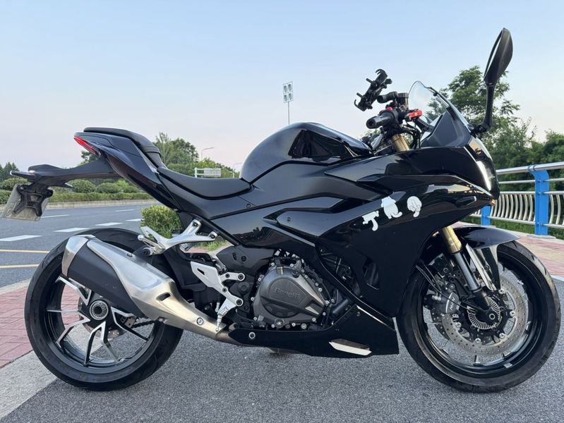 二手贝纳利龙卷风 Tornado 402R