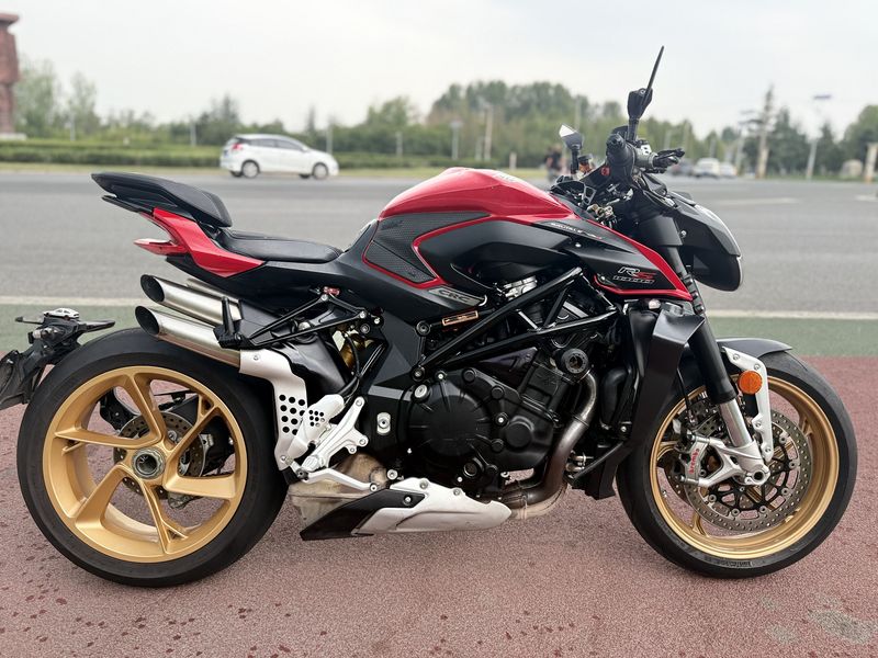 二手奥古斯塔Brutale 1000
