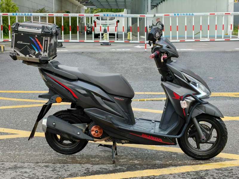 二手新大洲本田裂行 RX125Fi