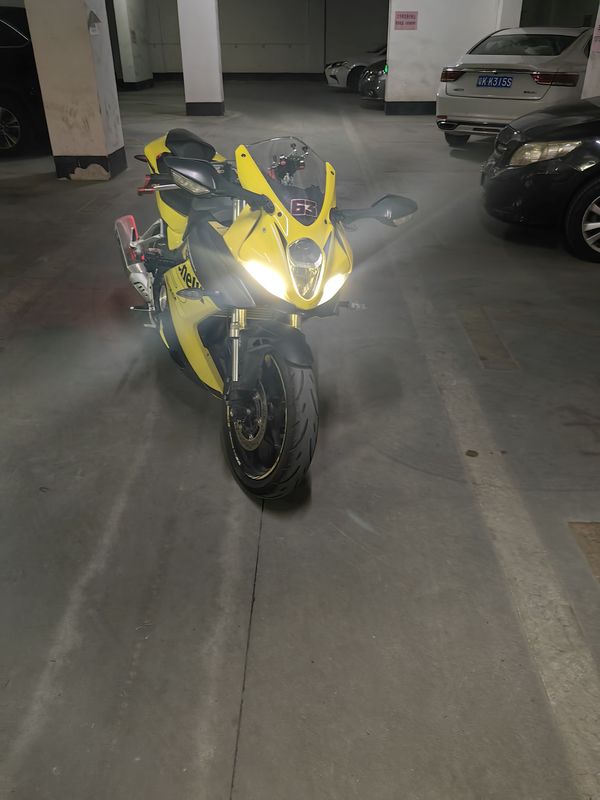 二手贝纳利龙卷风 Tornado 302R