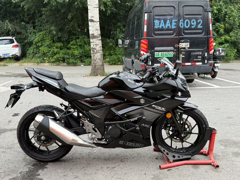 二手豪爵铃木GSX250R