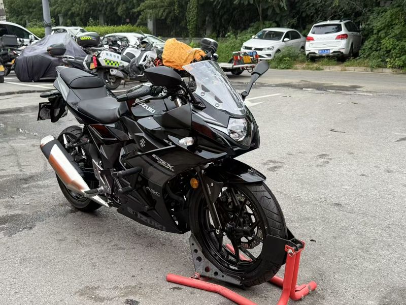 二手豪爵铃木GSX250R