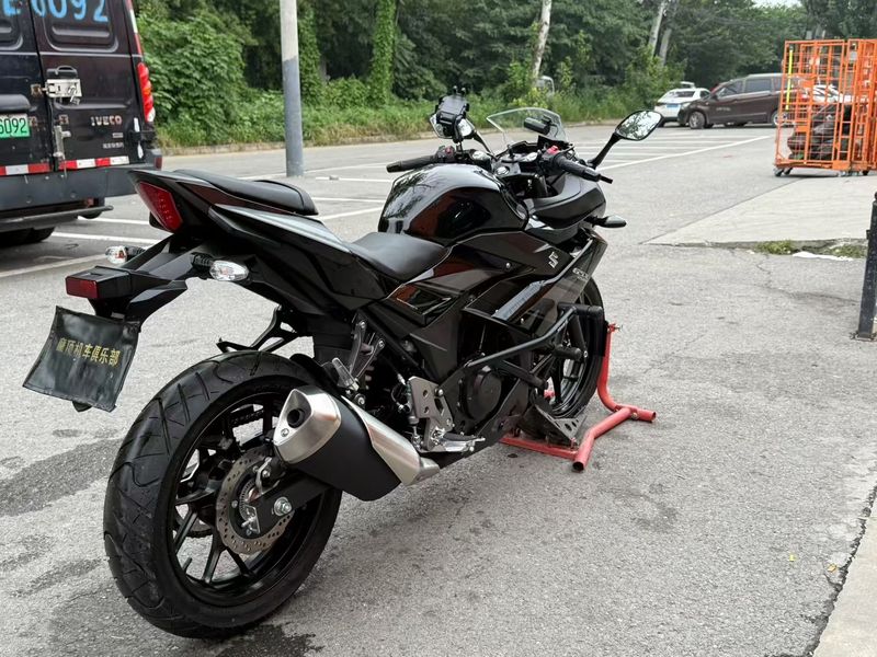 二手豪爵铃木GSX250R