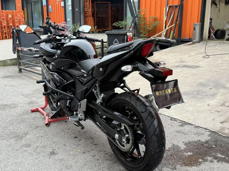 二手豪爵铃木GSX250R