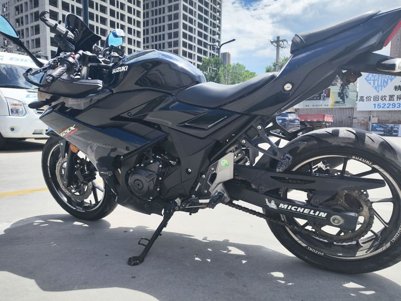 二手豪爵铃木GSX250R