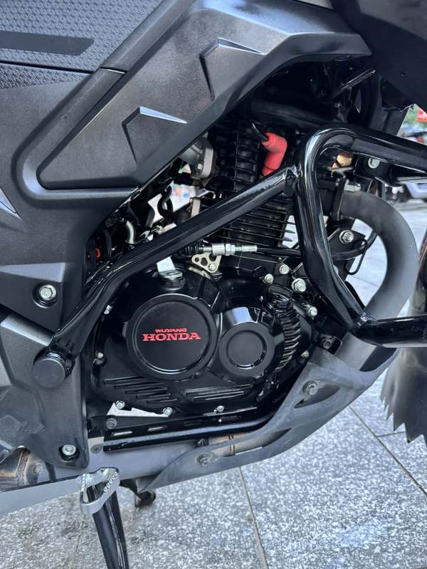 二手五羊本田猛鸷 CB190X