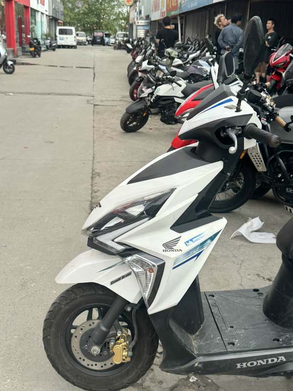 二手新大洲本田裂行 RX125Fi