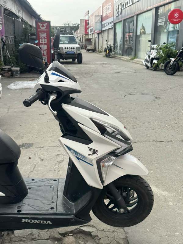 二手新大洲本田裂行 RX125Fi