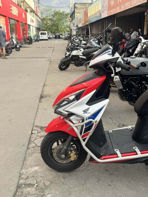 二手新大洲本田裂行 RX125Fi