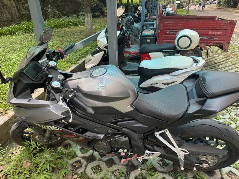二手贝纳利龙卷风 Tornado 302R