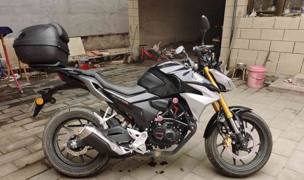 二手五羊本田CB190R 暴锋眼