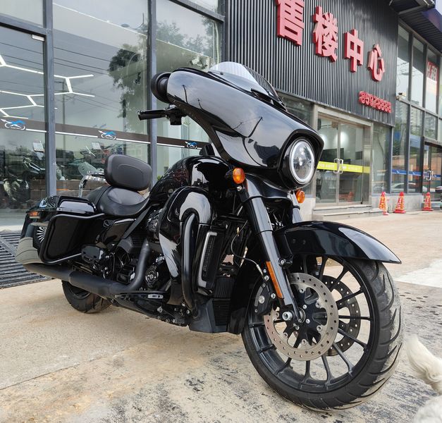 二手哈雷戴维森大道滑翔 Street Glide