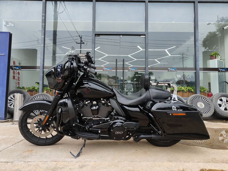 二手哈雷戴维森大道滑翔 Street Glide