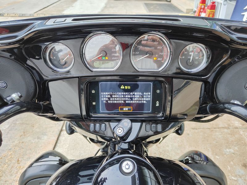 二手哈雷戴维森大道滑翔 Street Glide