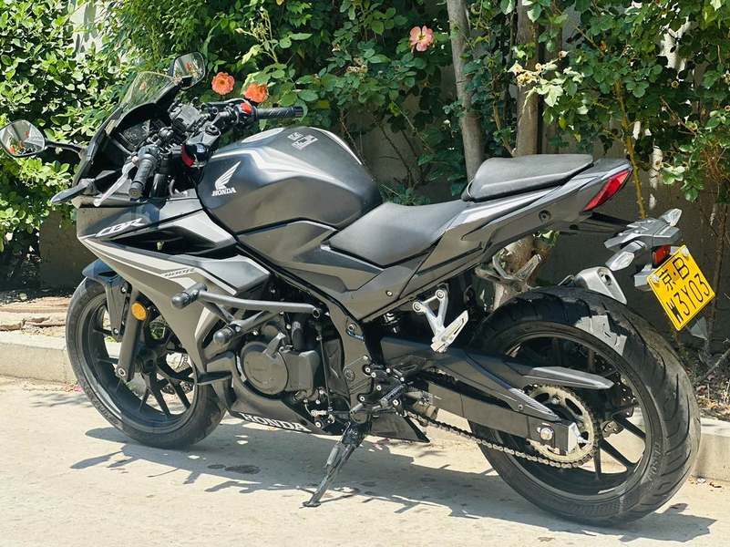 二手本田CBR400R