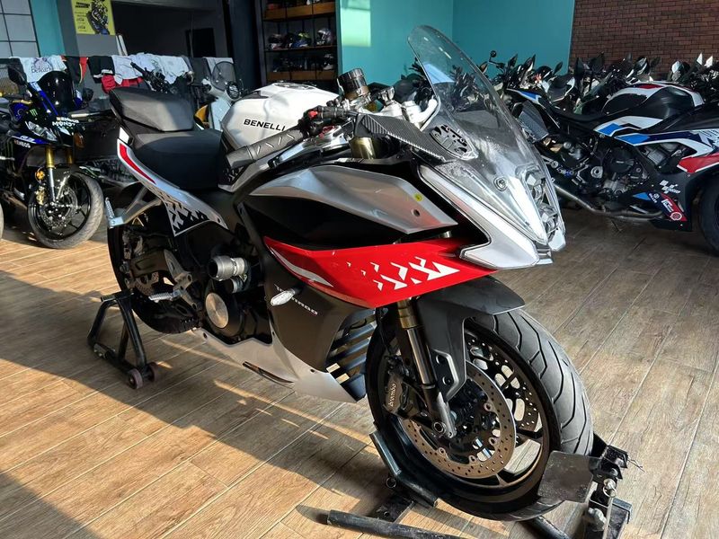 二手贝纳利龙卷风 Tornado 552R