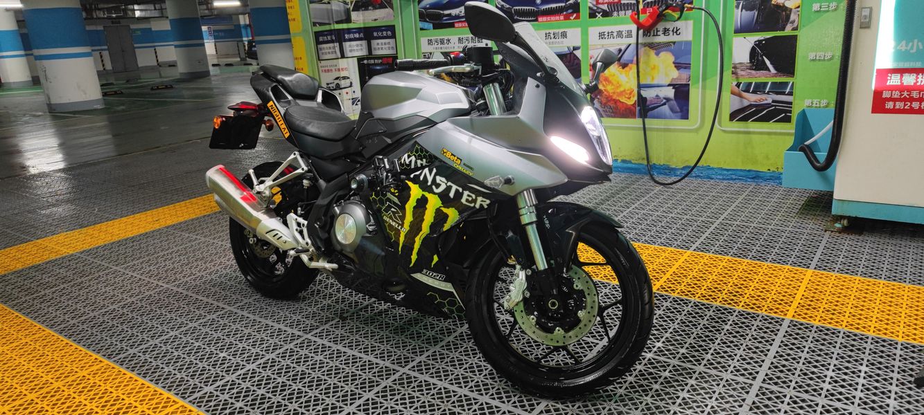 二手贝纳利龙卷风 Tornado 302R