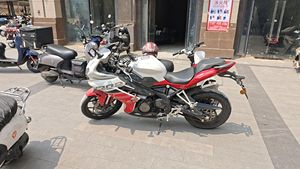 二手贝纳利龙卷风 Tornado 302R