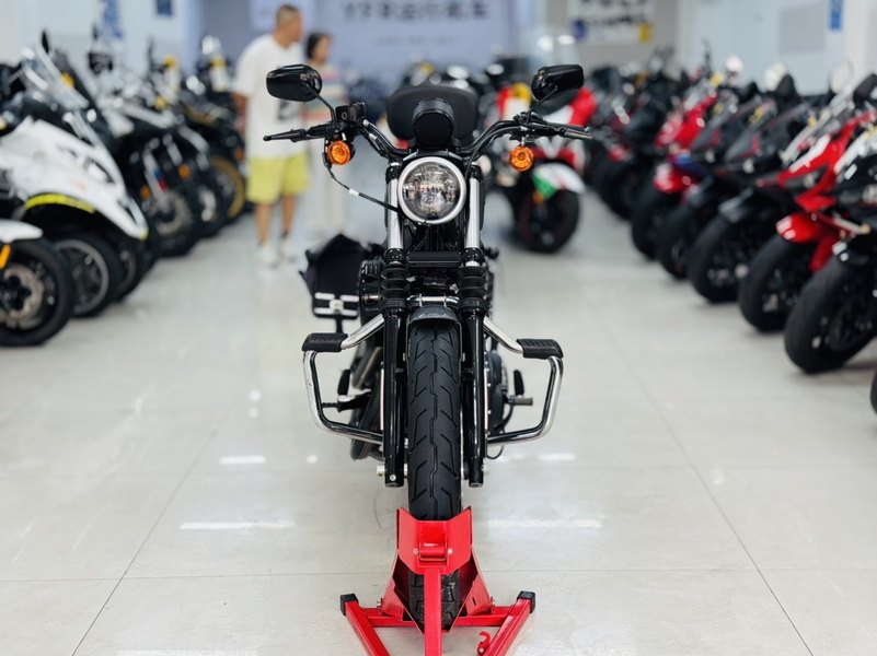 二手哈雷戴维森Iron883 硬汉