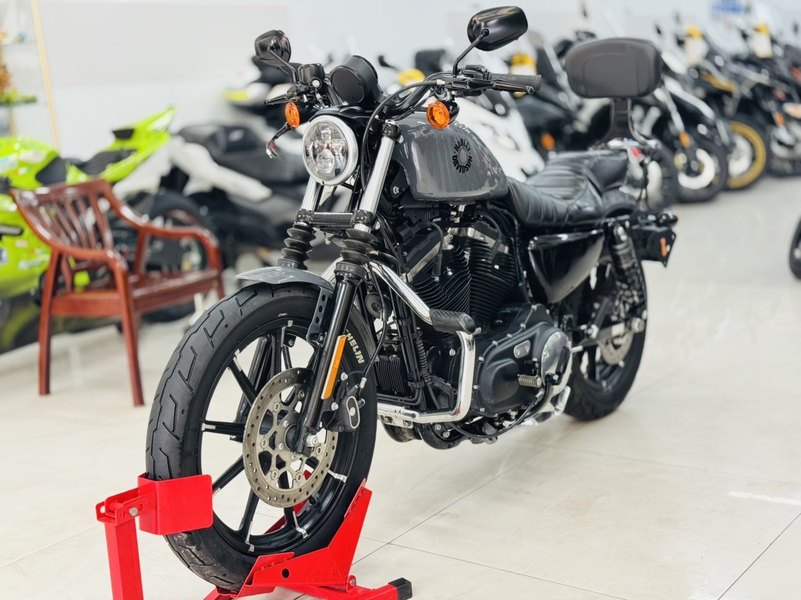 二手哈雷戴维森Iron883 硬汉