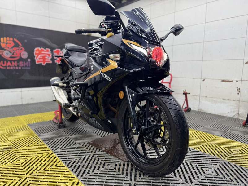 二手豪爵铃木GSX250R
