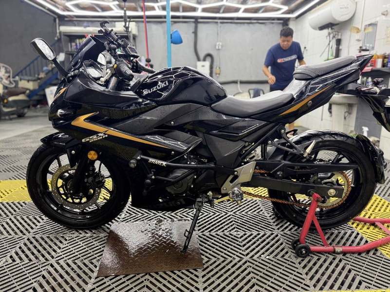 二手豪爵铃木GSX250R