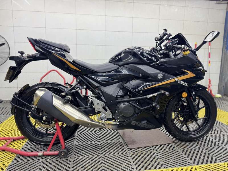 二手豪爵铃木GSX250R