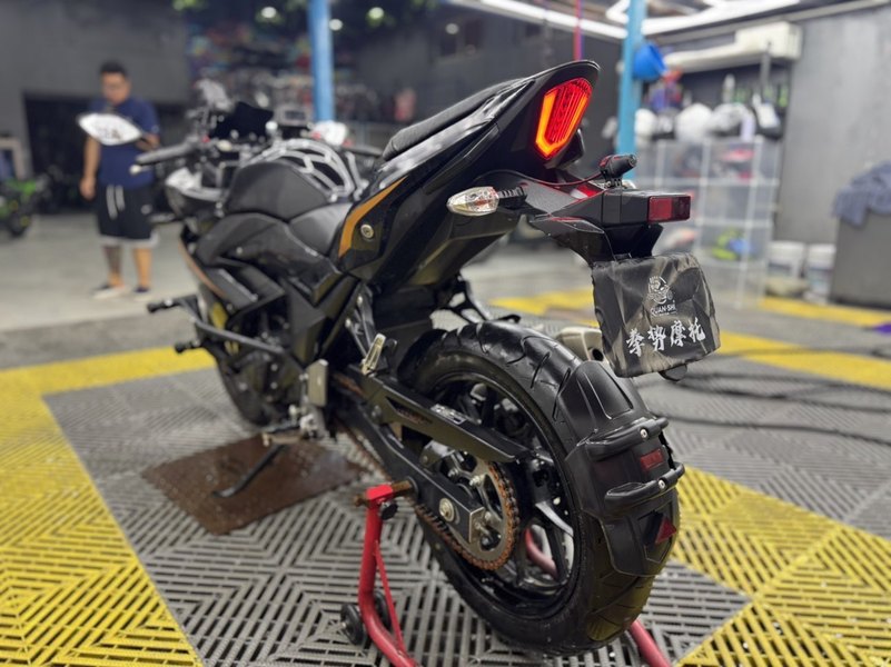 二手豪爵铃木GSX250R