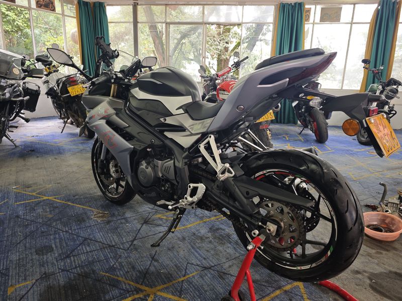 二手贝纳利龙卷风 Tornado 302R
