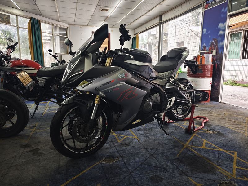 二手贝纳利龙卷风 Tornado 302R
