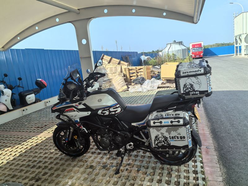 二手贝纳利金鹏 TRK502