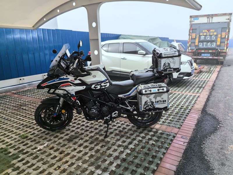 二手贝纳利金鹏 TRK502