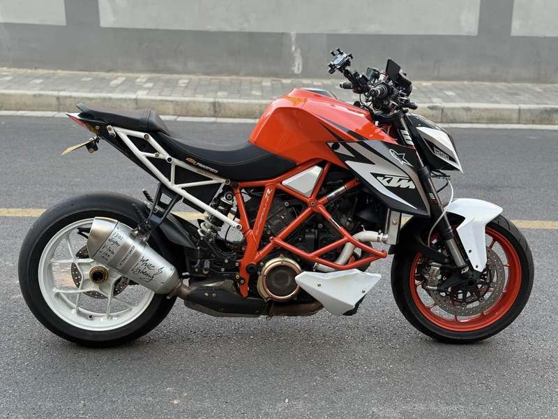 二手KTMR2R1290 Super Duke