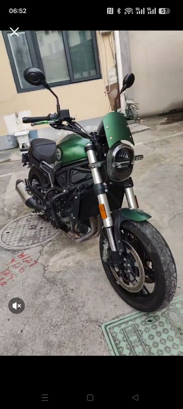 二手贝纳利幼狮 Leoncino 800