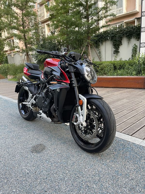 二手奥古斯塔Brutale 1000