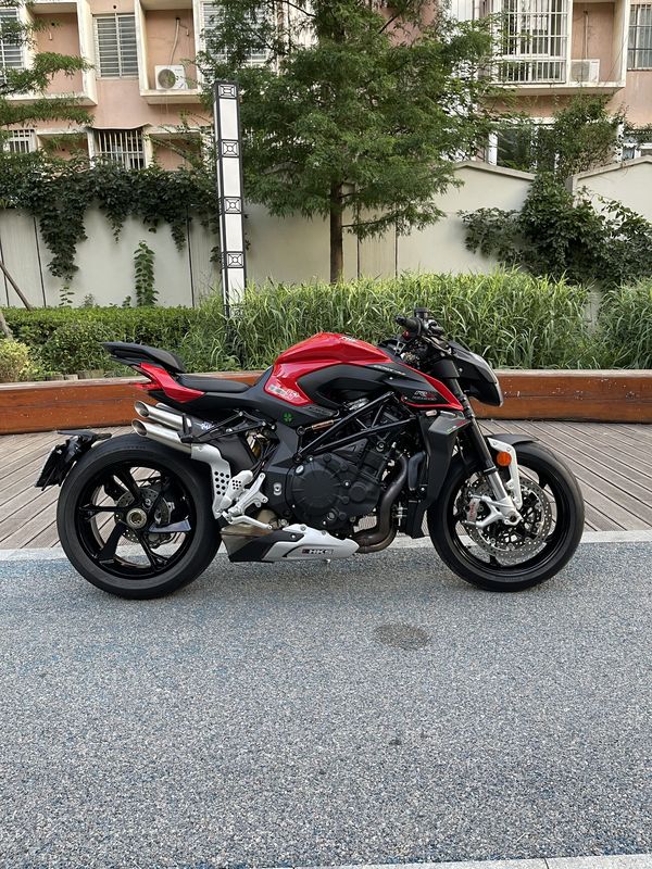 二手奥古斯塔Brutale 1000