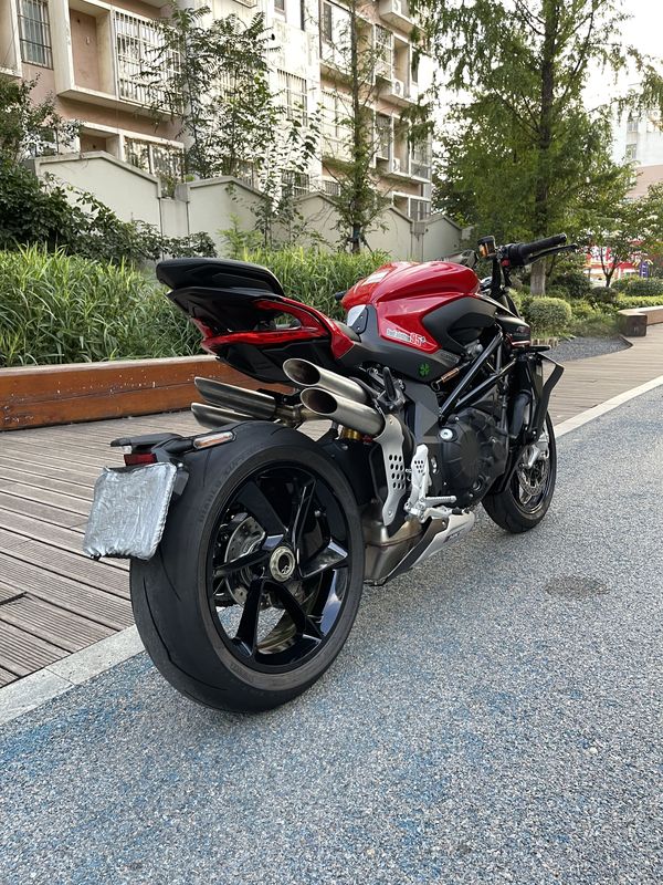 二手奥古斯塔Brutale 1000