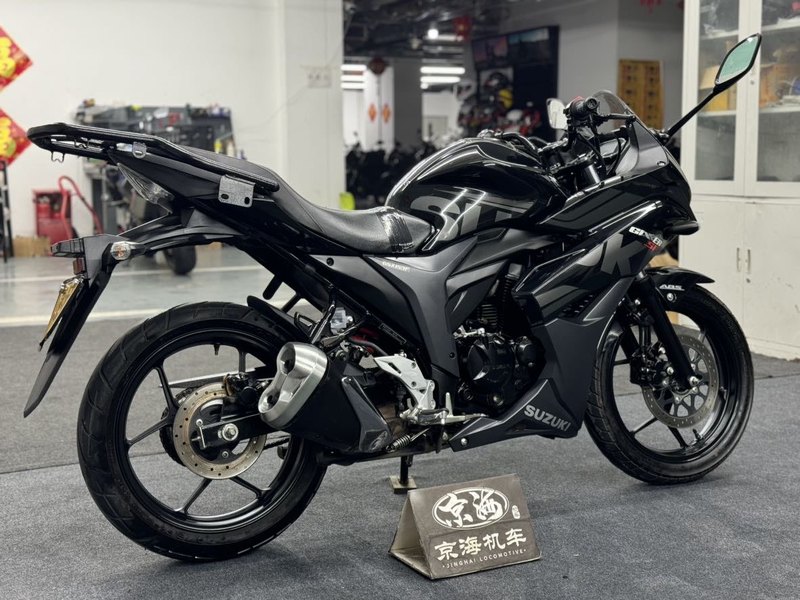 二手济南铃木极客飒 Gixxer 155
