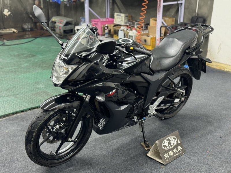 二手济南铃木极客飒 Gixxer 155
