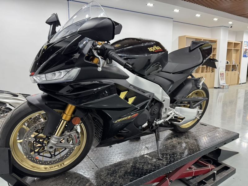 二手阿普利亚RSV4