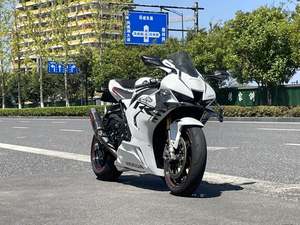 二手本田CBR 1000 RR-R