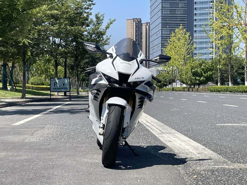 二手本田CBR 1000 RR-R